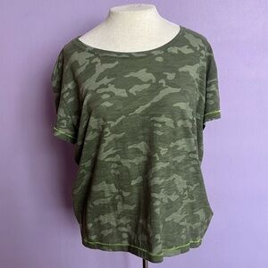 NWT vineyard vines t shirt